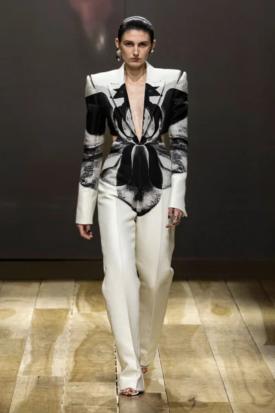Look 29